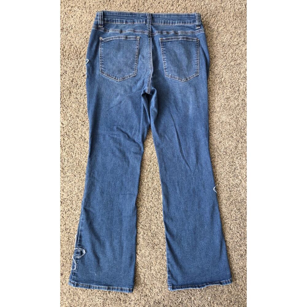 Thread Market Flower Applique Flare Jeans Women’s Size 18 Blue Stretch Denim - Picture 2 of 8